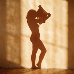 Womandancingnude202604121938.jpeg